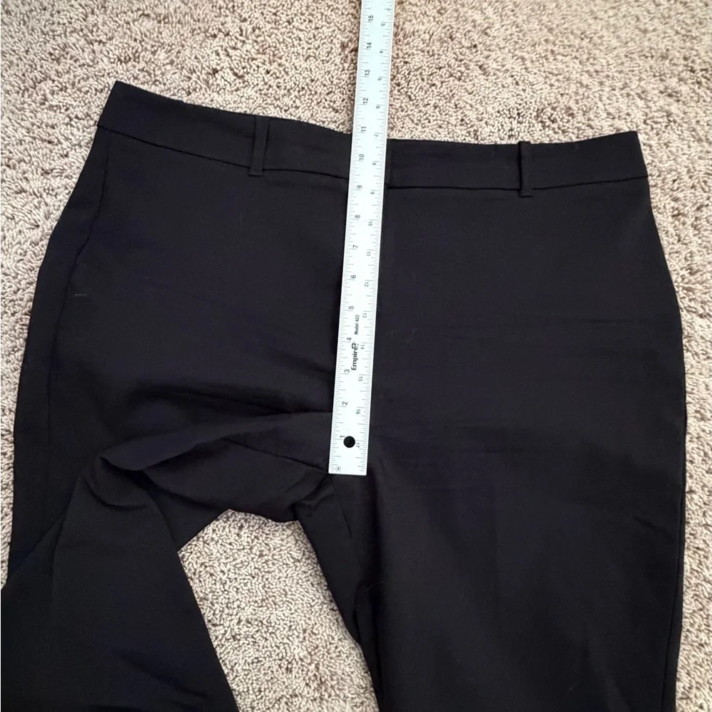 14 WHBM White House Black Market Stretch Capri dropped pedal pusher pants black